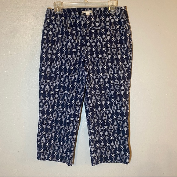 Dana Buchman Pants - Dana Buchman Blue Capri SZ M